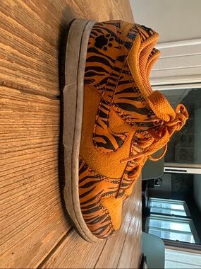 Nike Kids Orange Tiger-Print Sneakers